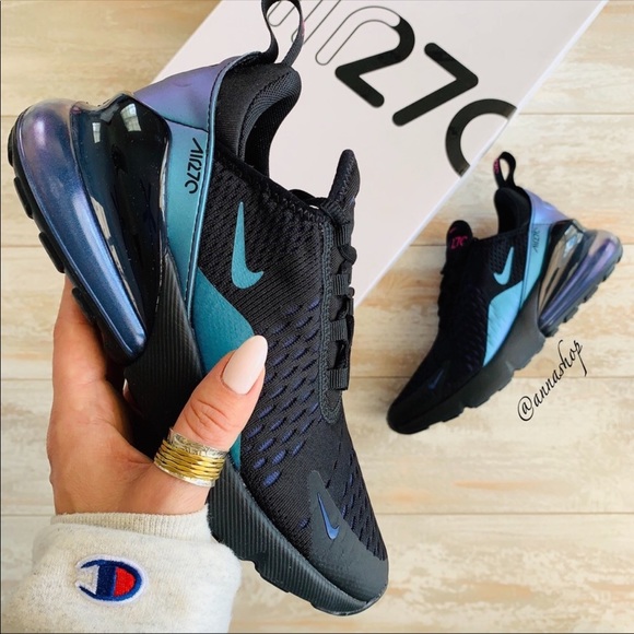 Nike Shoes - NWT Nike Air Max 270